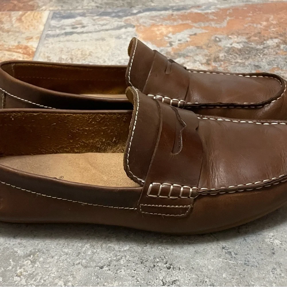 BORN Men's Brown Leather Loafers - Picture 1 of 6